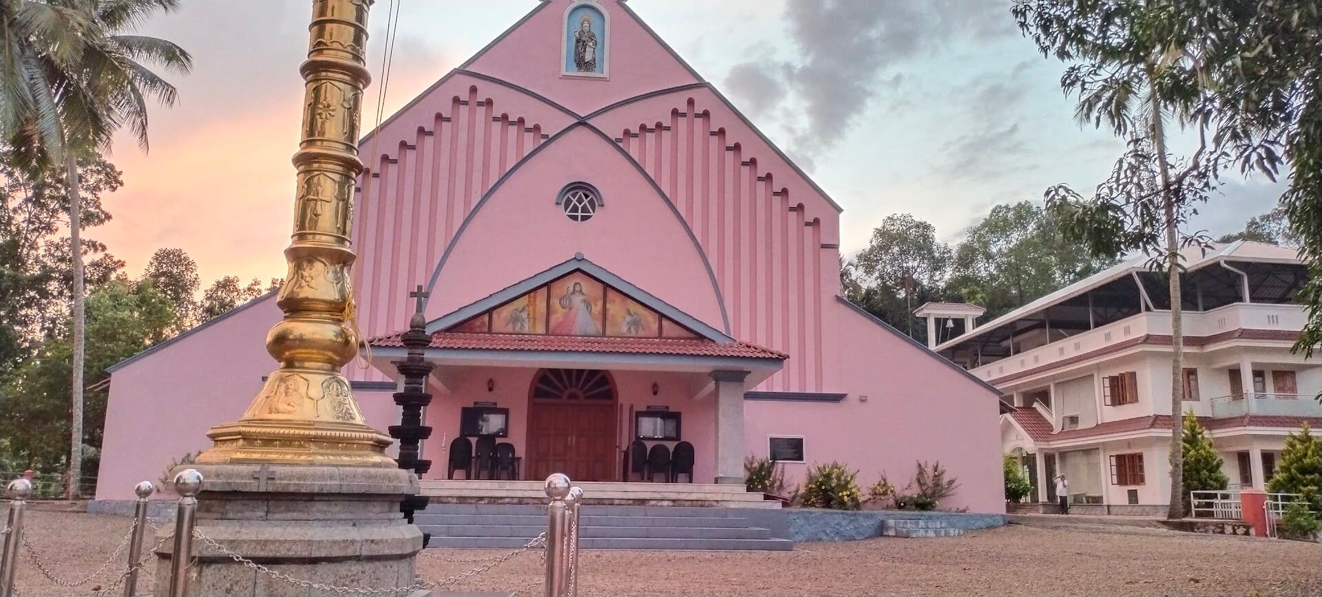 stephrems church front